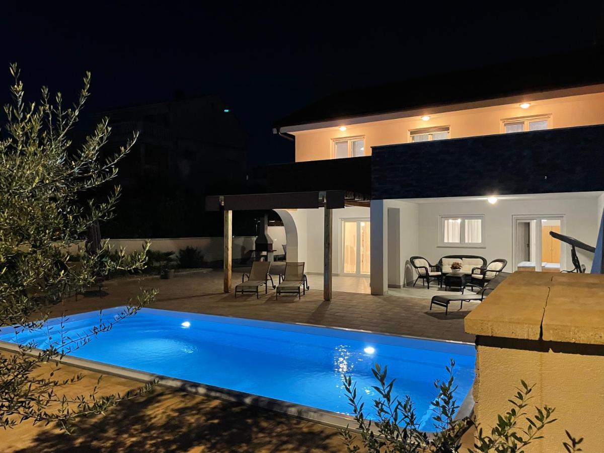 Villa Mira ***** Pinezici  Exterior photo
