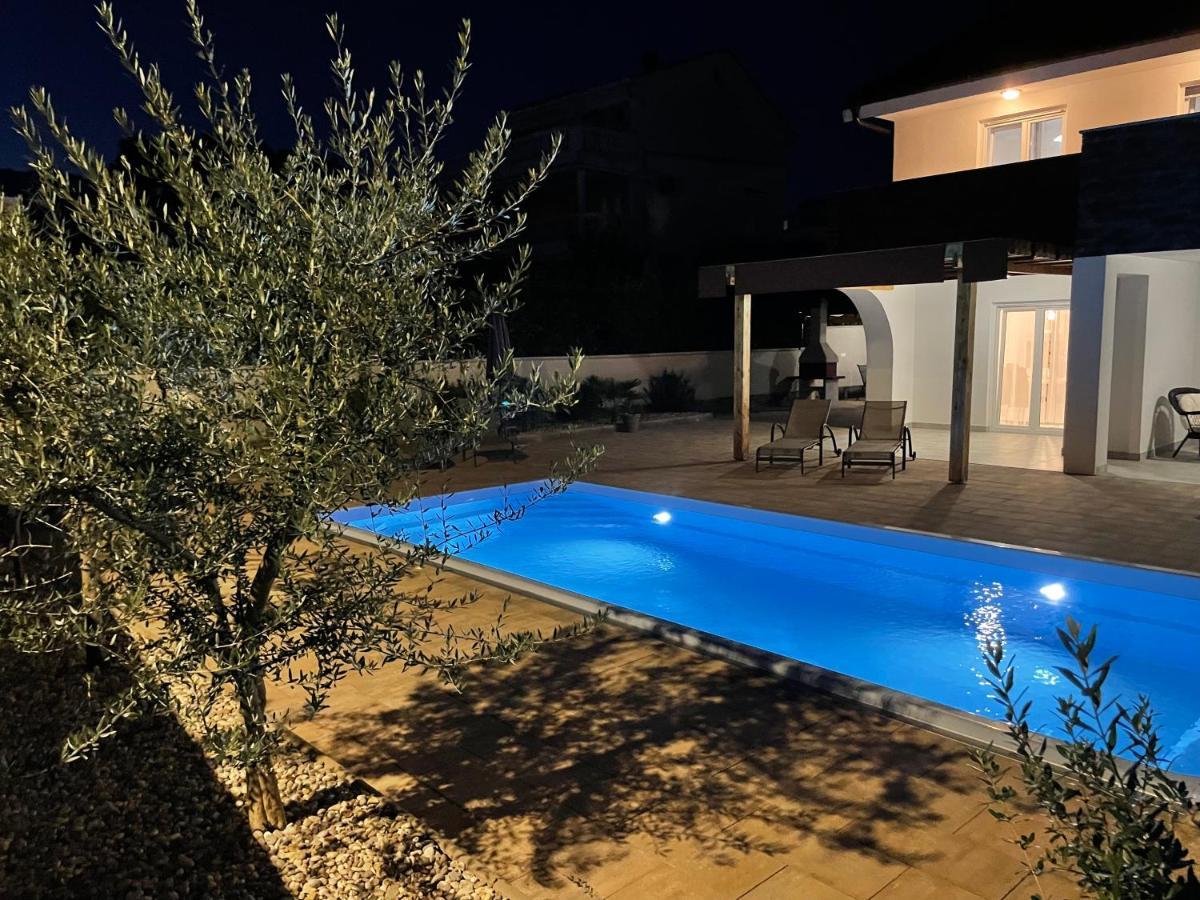 Villa Mira ***** Pinezici  Exterior photo